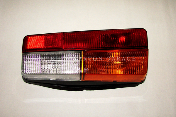 TAIL LIGHT UNIT 124 DS R/HAND
